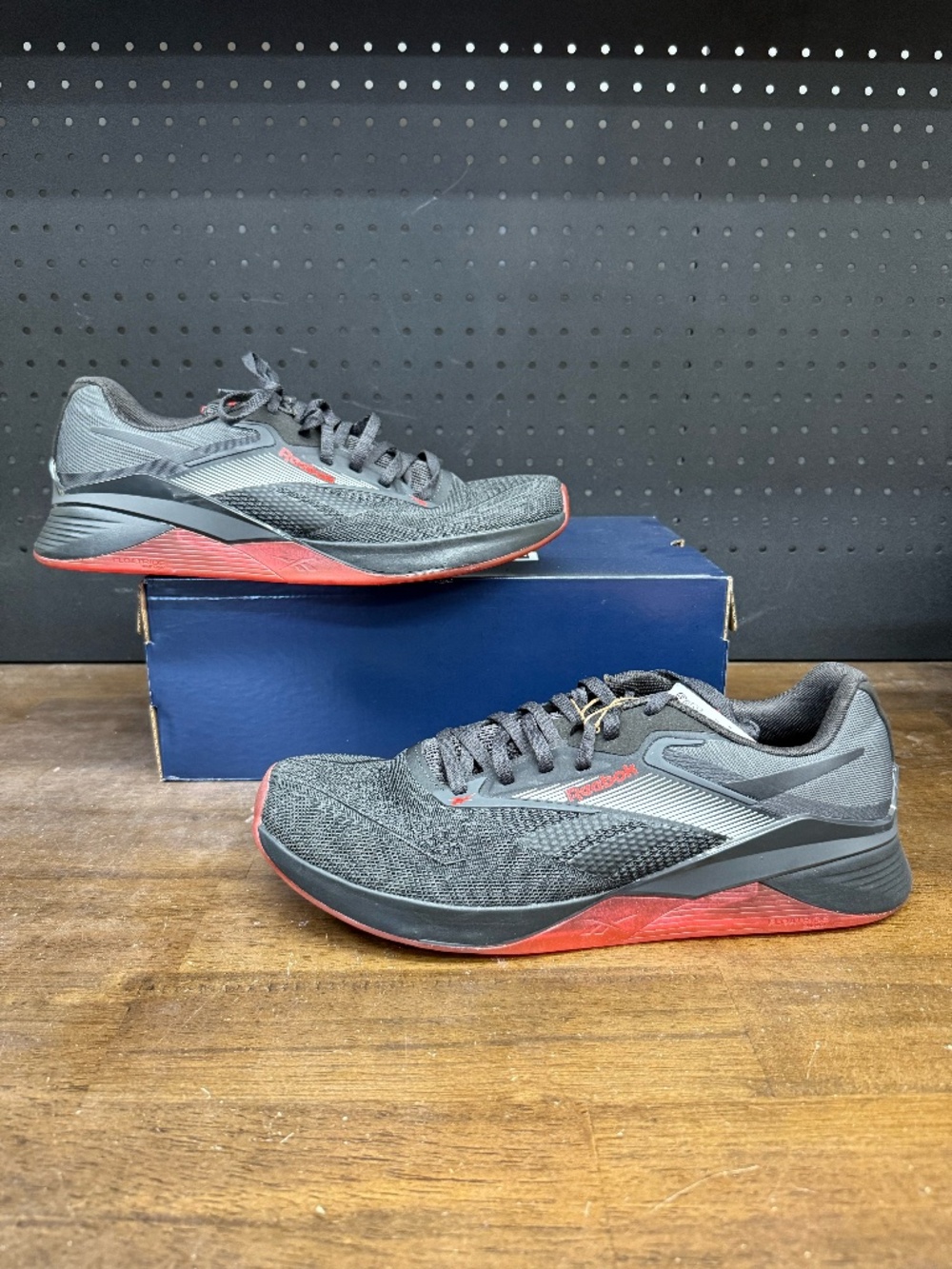 New W/O Box! Men's Reebok Nano X4 Washed Black/Olive/Energy Red Sneakers Size 13